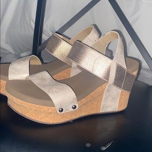Corky wedges